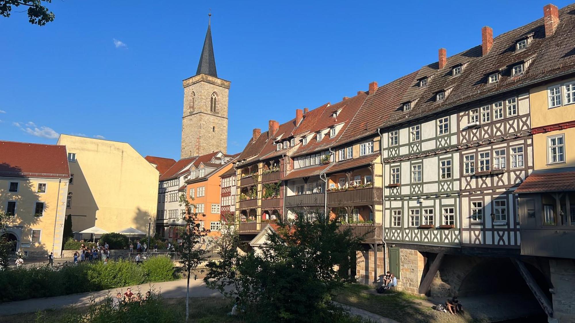Ferienwohnung Schildblick Modernes Apartment Direkt In Der Altstadt Von Erfurt Nahe Der Kraemerbruecke - Beste Innenstadtlage Екстериор снимка