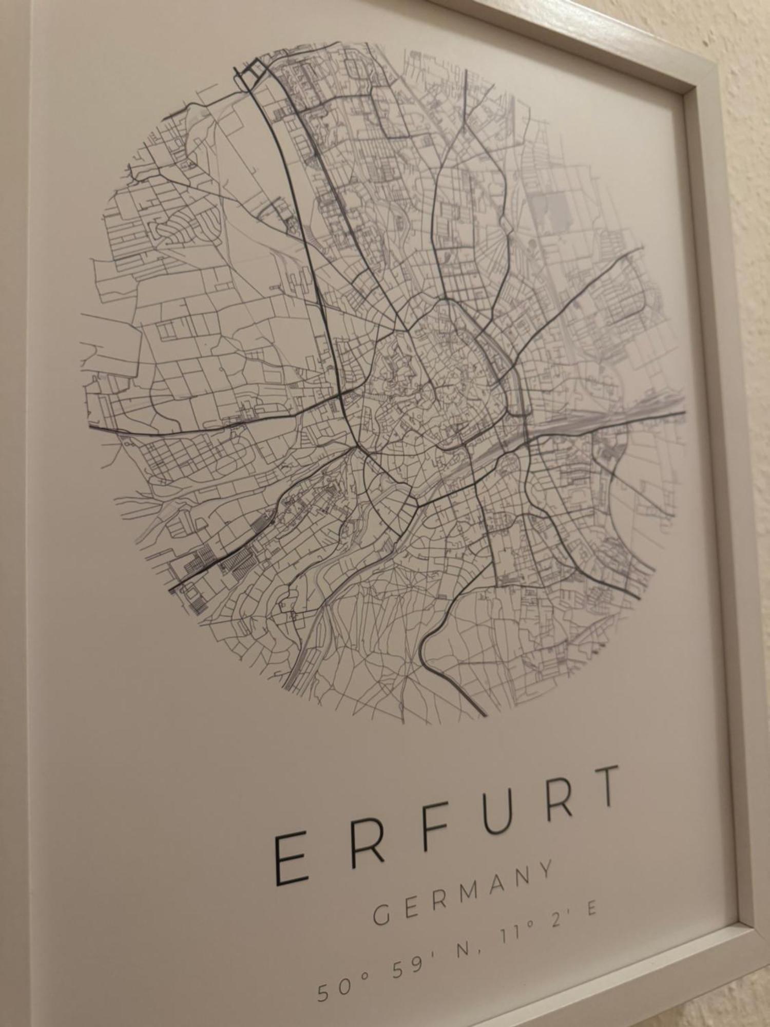 Ferienwohnung Schildblick Modernes Apartment Direkt In Der Altstadt Von Erfurt Nahe Der Kraemerbruecke - Beste Innenstadtlage Екстериор снимка